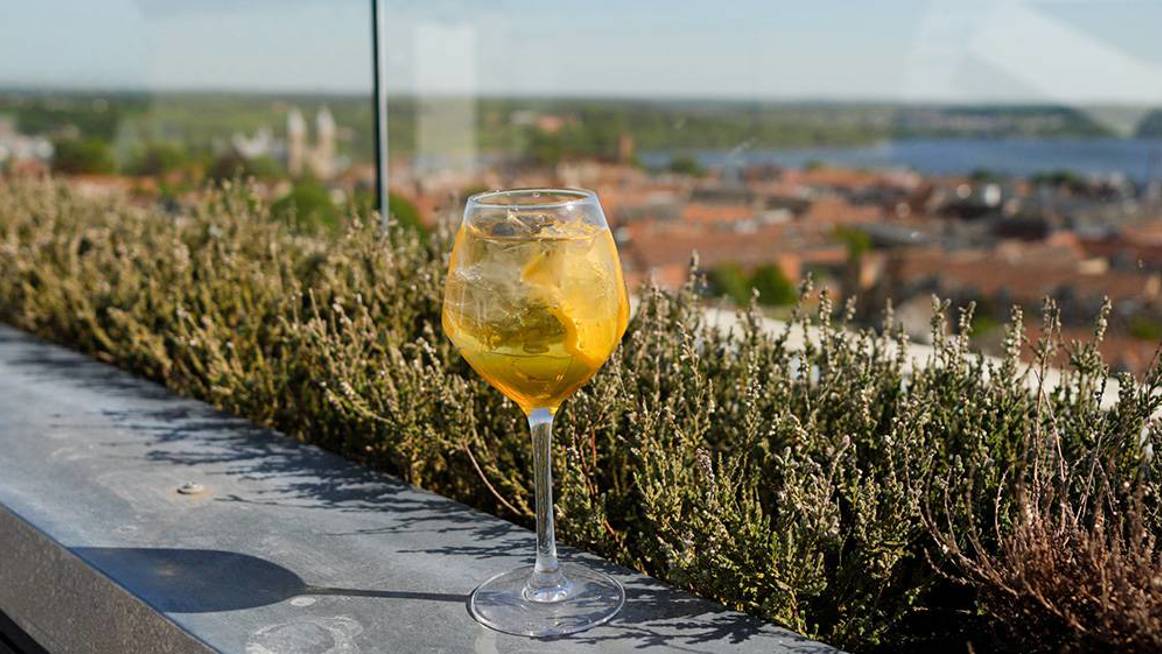 Drink på Peak 12 på guidet tur med viborg museum