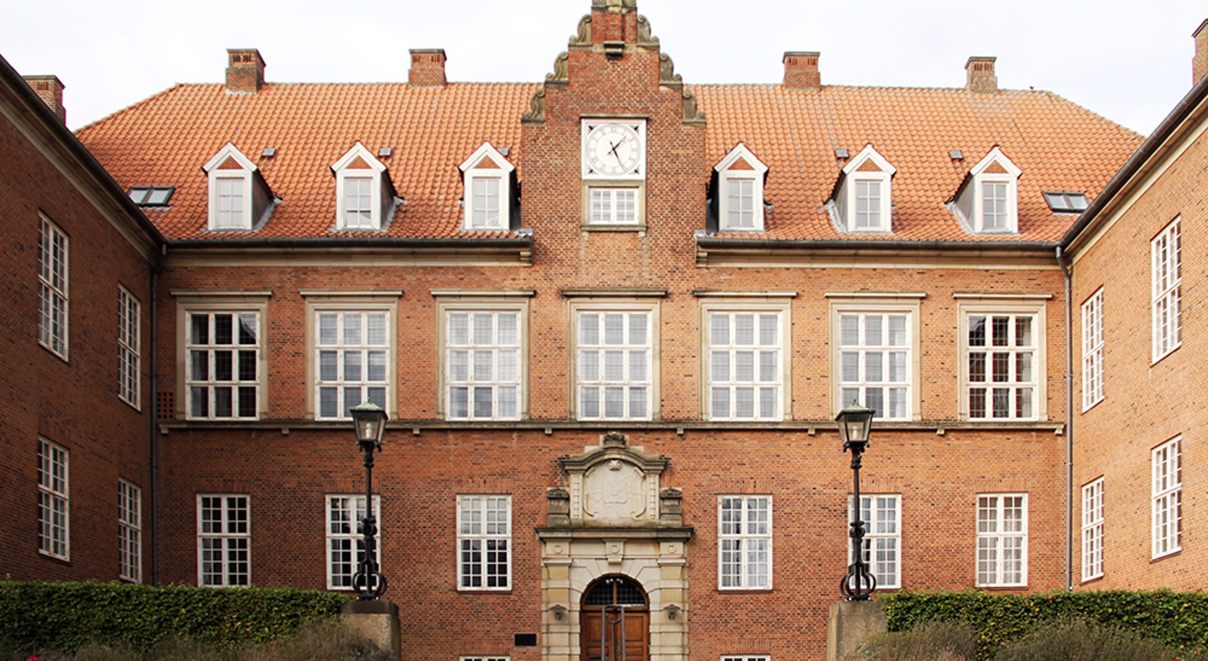 Museum Wibergis facade med gammel indgang